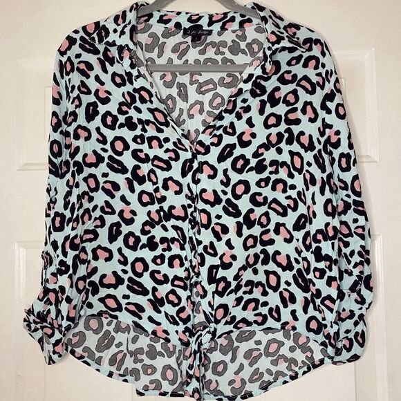 J for Justify Cropped Leopard Blouse - Picture 2 of 8